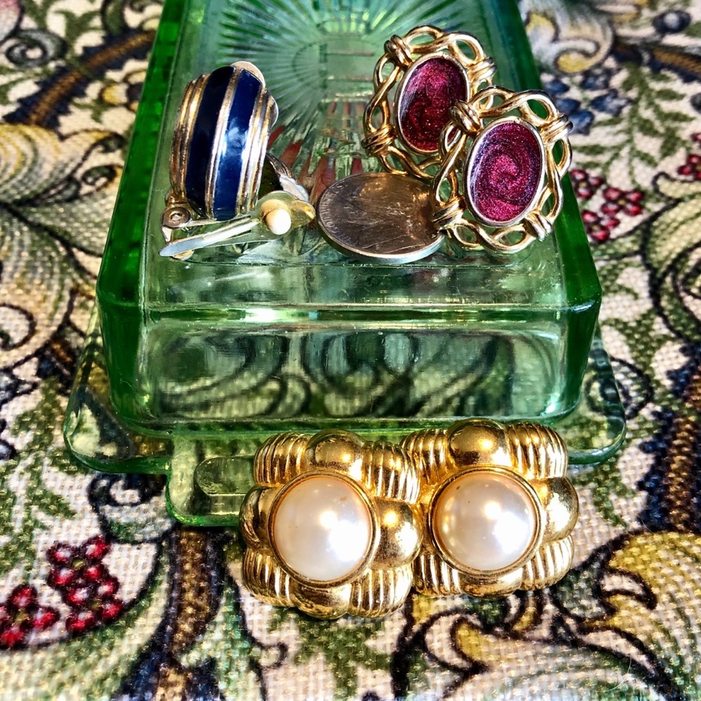 Vintage lot clip earrings, Joan Rivers, enamel, ++